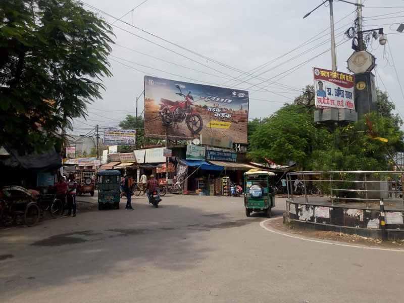Street billboard advertising